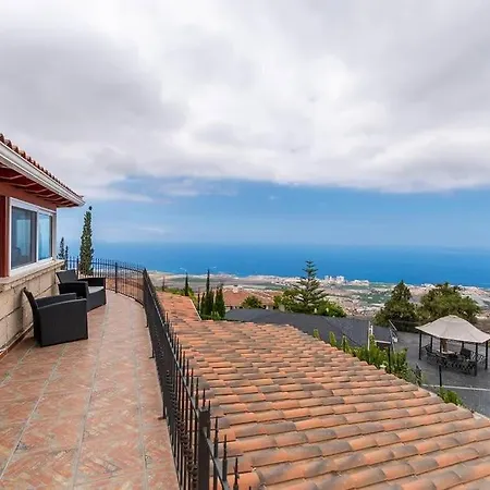 Carlitos Vistas Al Mar Y A La Montana アデヘ
